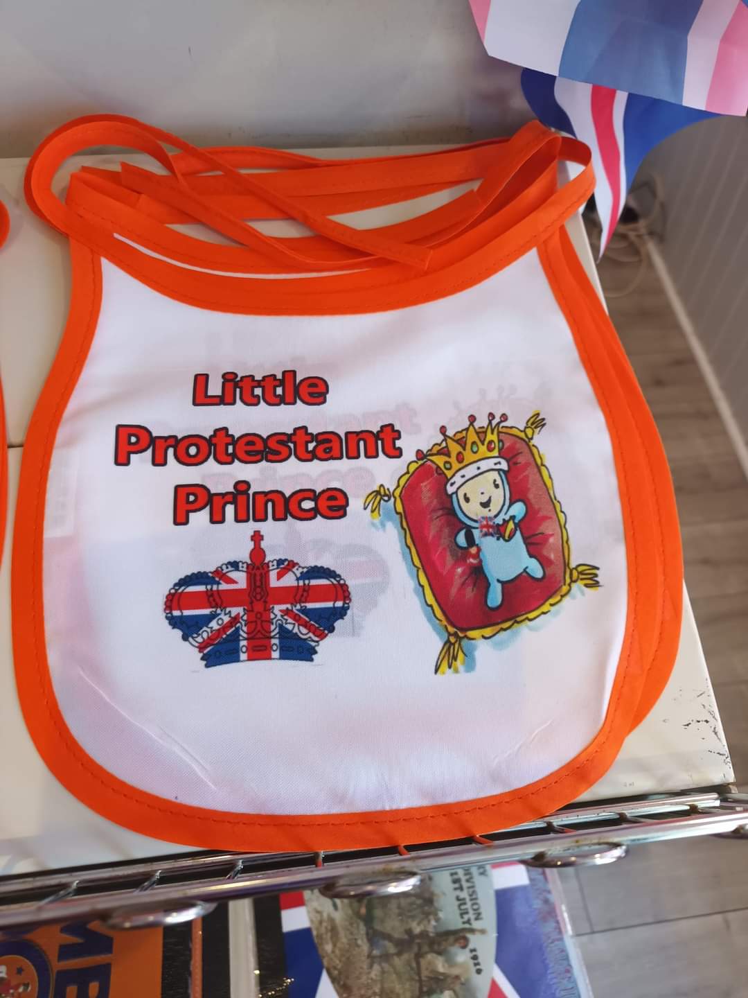 Protestant prince bib