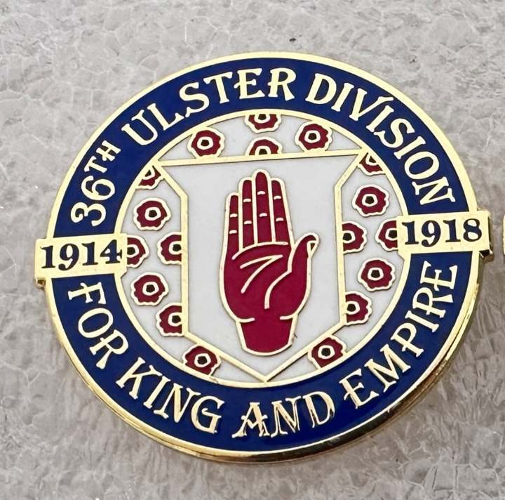 36th Ulster division pin badge