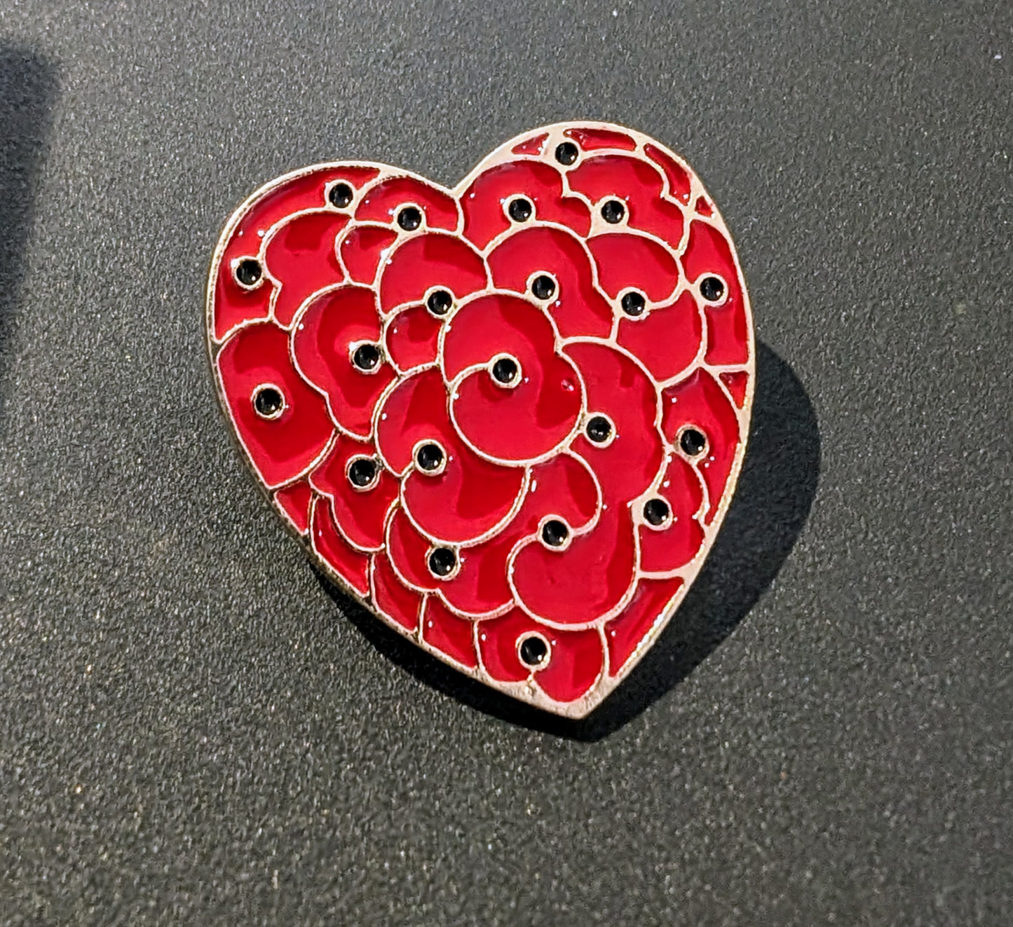 Heart poppy pin badge